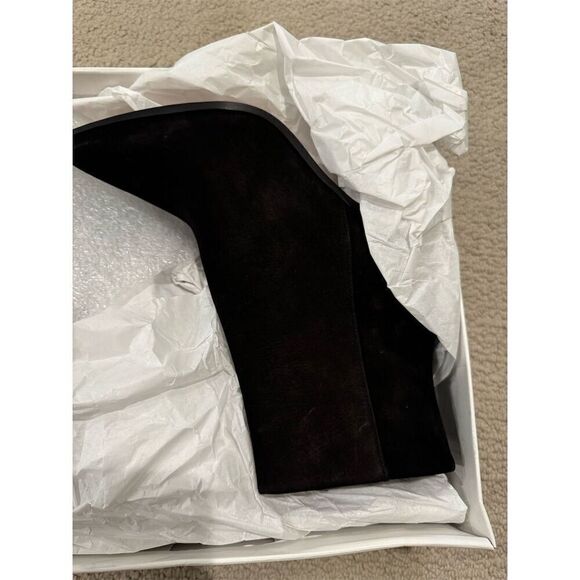 NWT Schutz Women's Black Nubuck Ankle Booties Size 8B Pointed Toe Zip - Picture 2 of 4